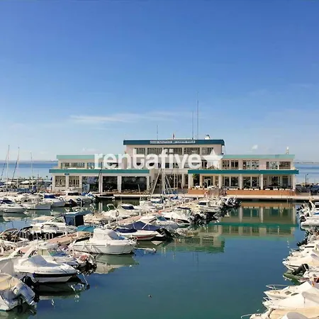 Rentafive Piscina Arenales Vistas Al Mar Homestay *