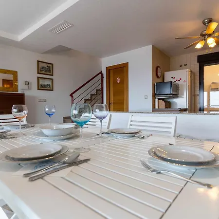 Homestay Rentafive Piscina Arenales Vistas Al Mar *